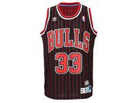 Scottie Pippen Chicago Bulls adidas Hardwood Classics Swingman Jersey - Black